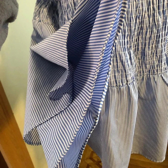 Off shoulder bell sleeve top - Picture 2 of 3